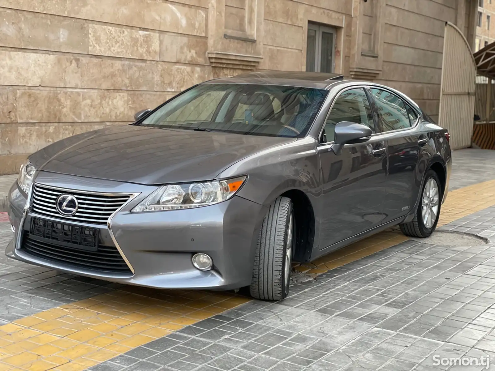 Lexus ES series, 2013-1