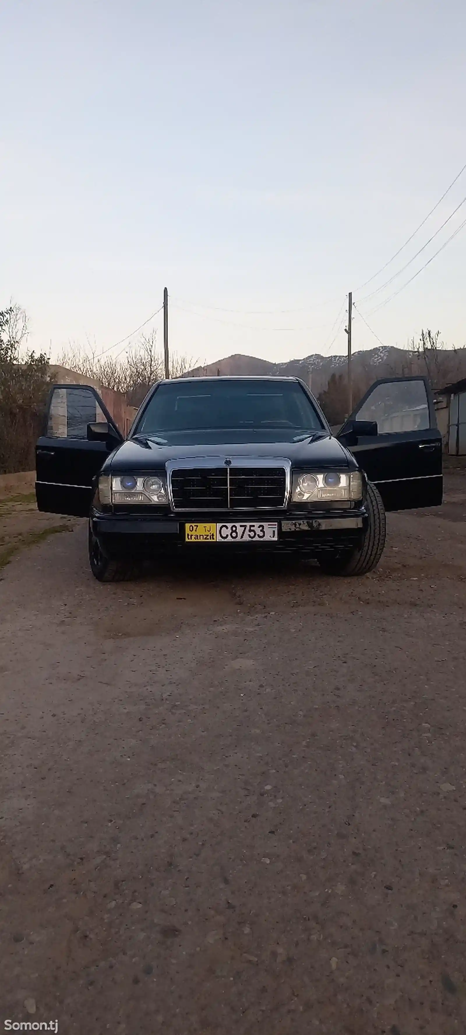 Mercedes-Benz W124, 1990-1