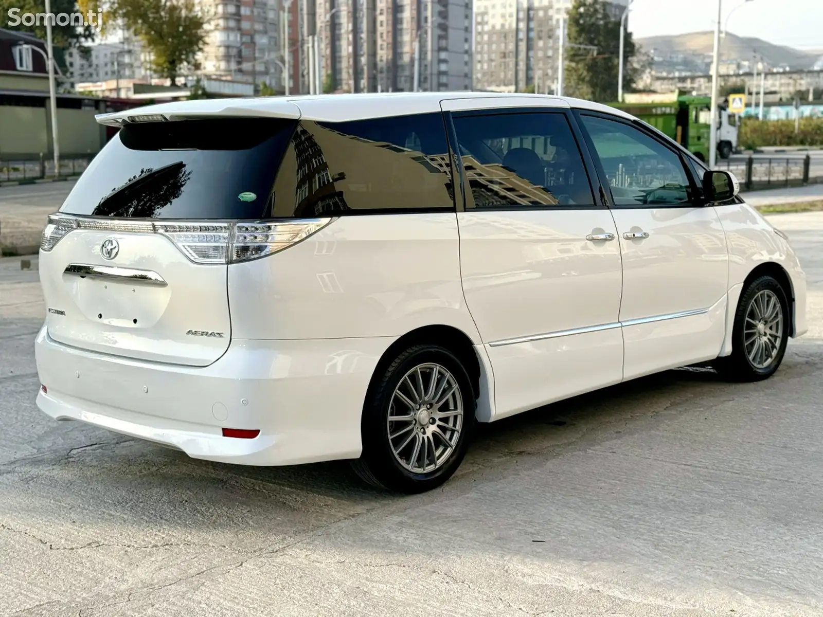 Toyota Estima, 2014-1