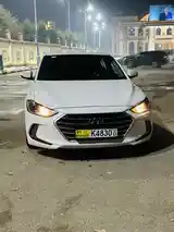 Hyundai Elantra, 2017-5