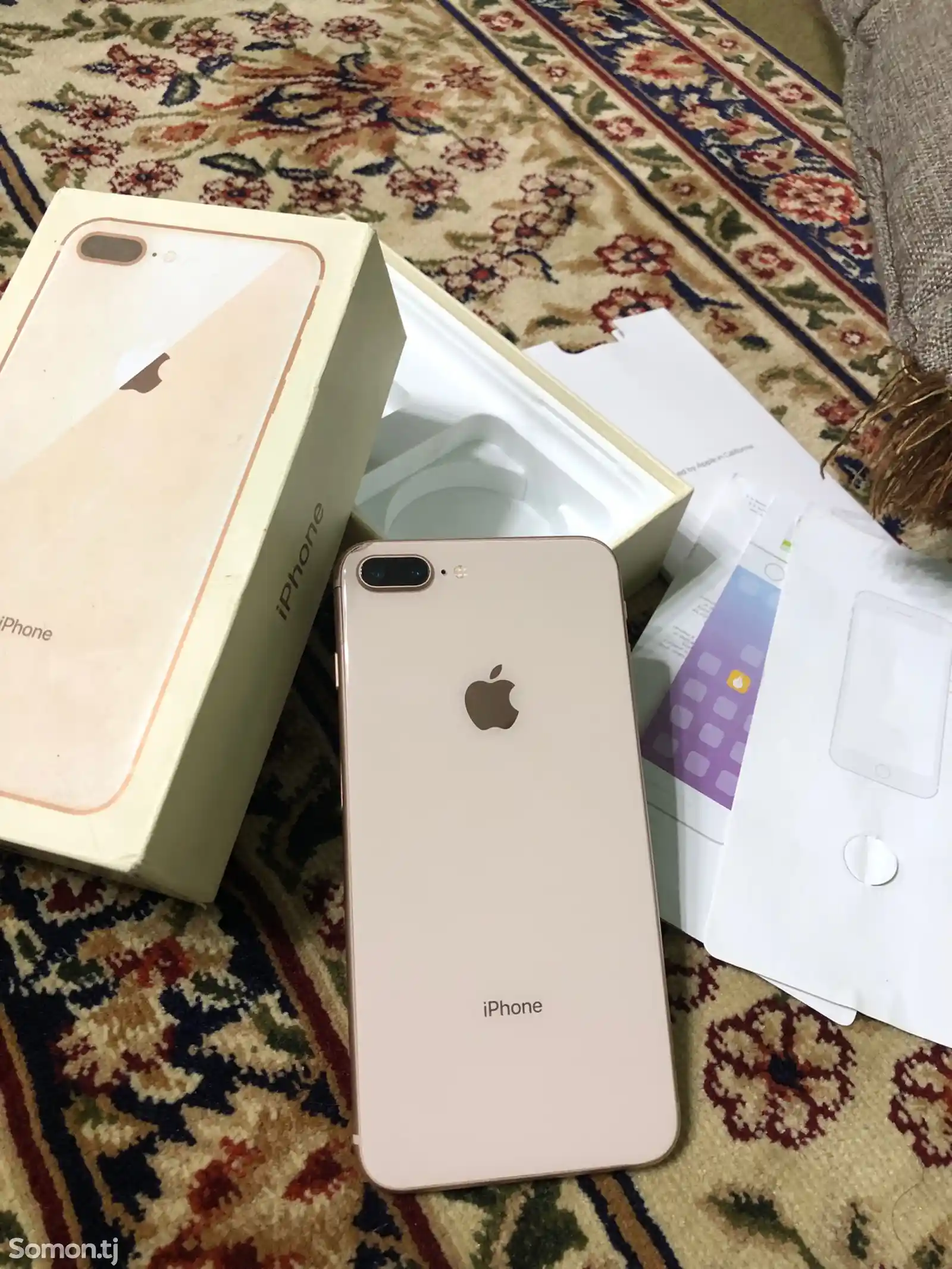 Apple iPhone 8 plus, 64 gb, Gold-1