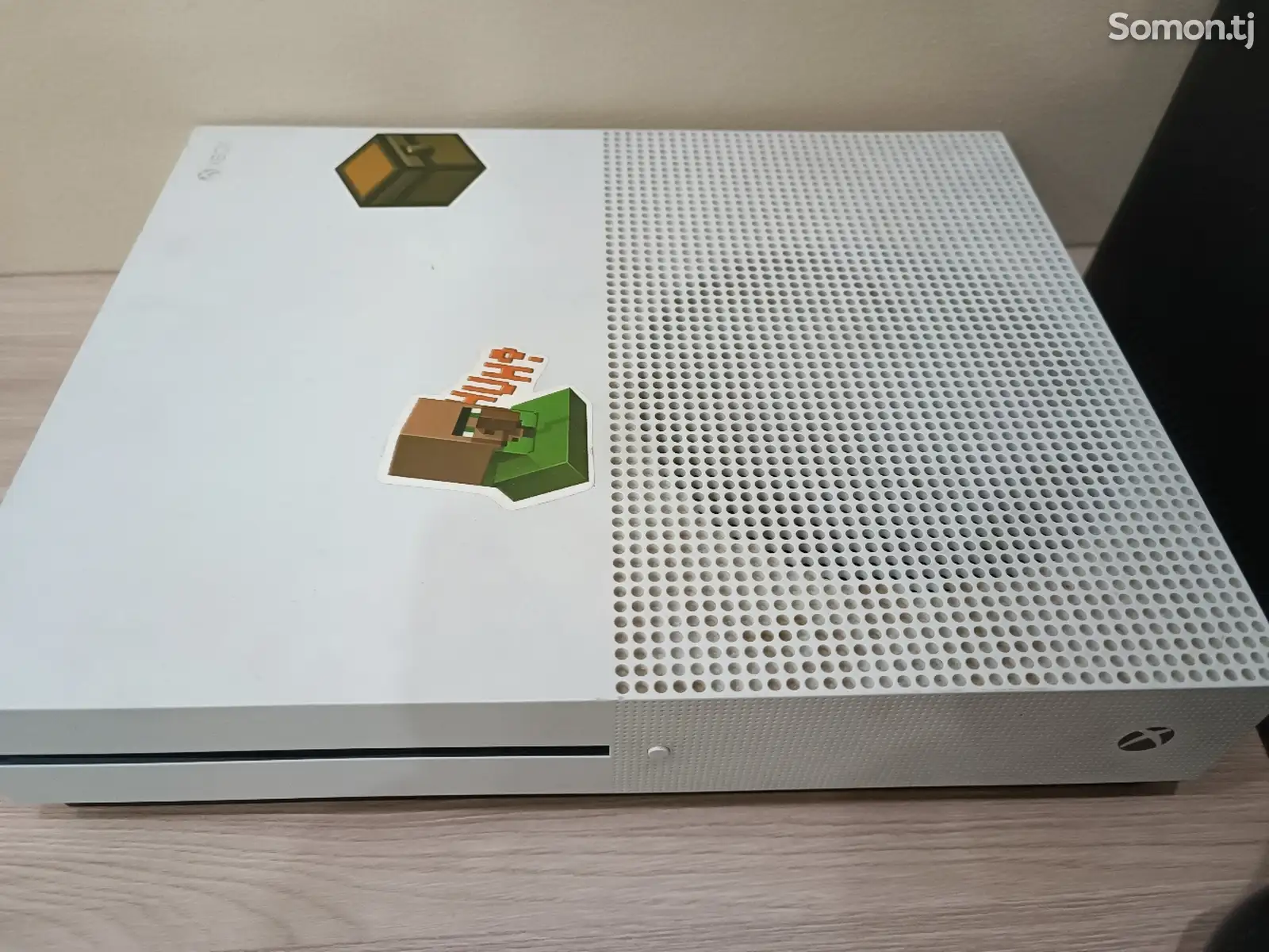 Игровая приставка Xbox One S-1