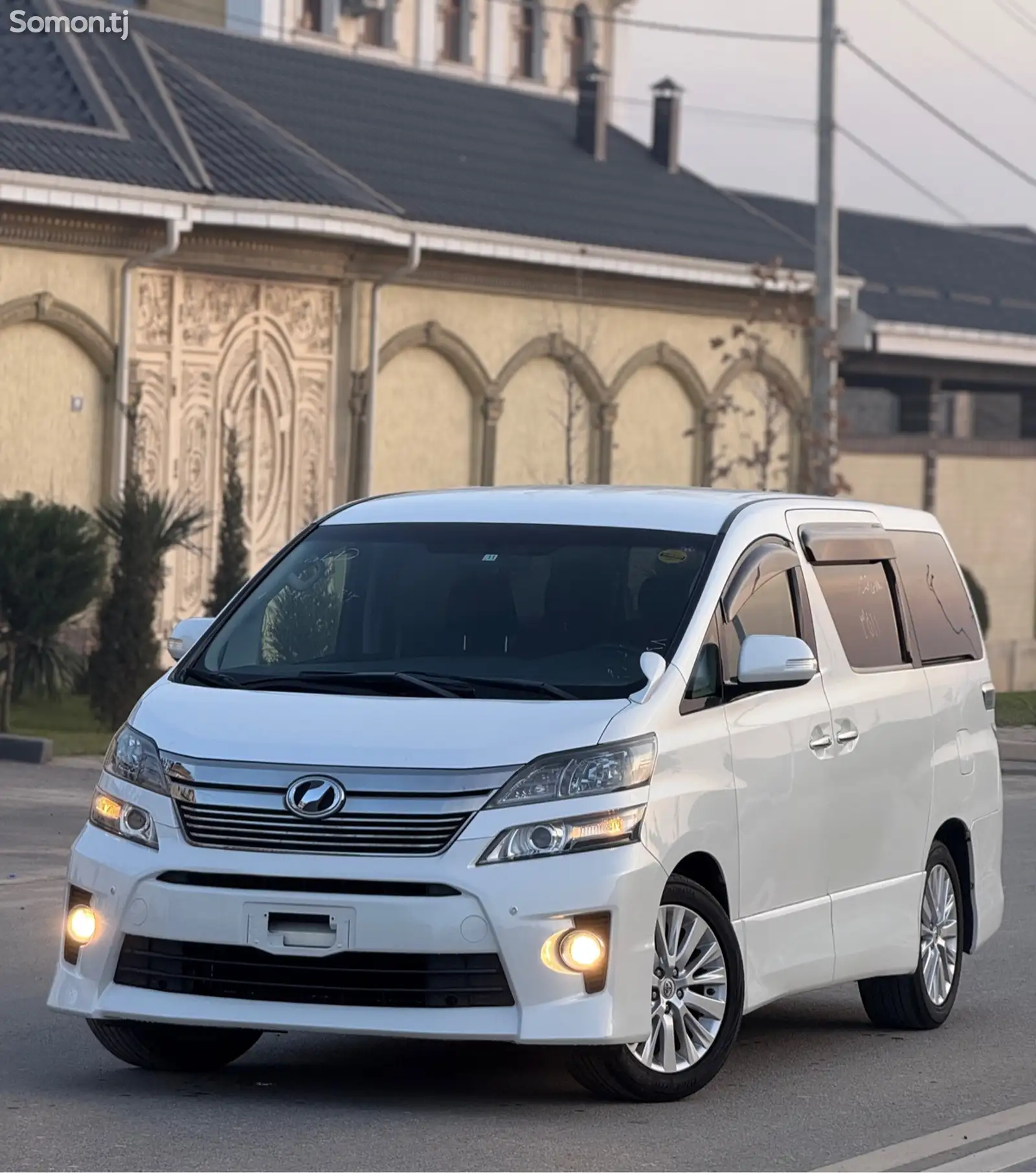 Toyota Vellfire, 2015-1