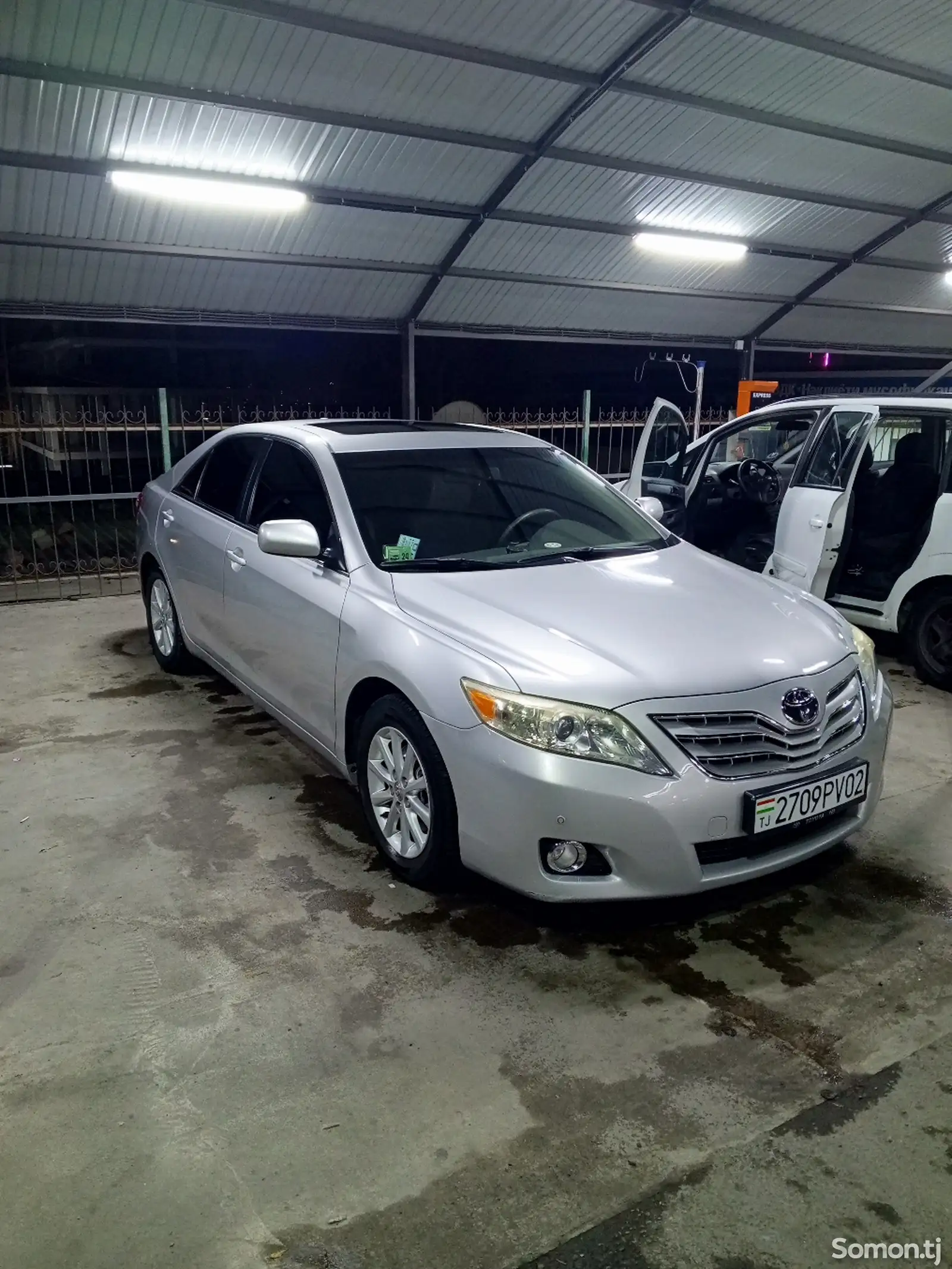 Toyota Camry, 2010-1