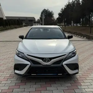 Toyota Camry, 2018