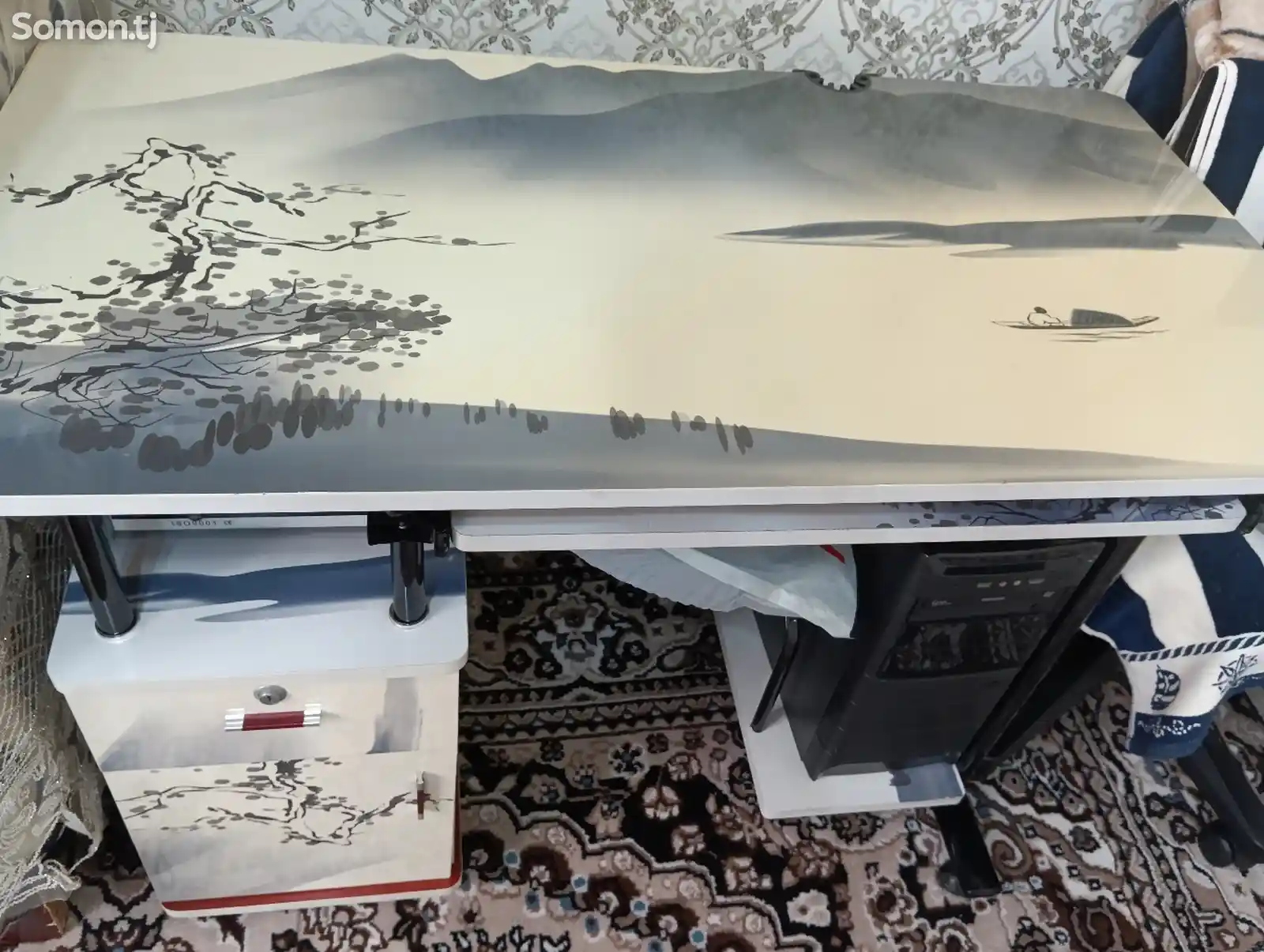 Персональный компьютер со столом и принтером-2