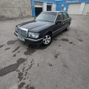 Mercedes-Benz W124, 1992