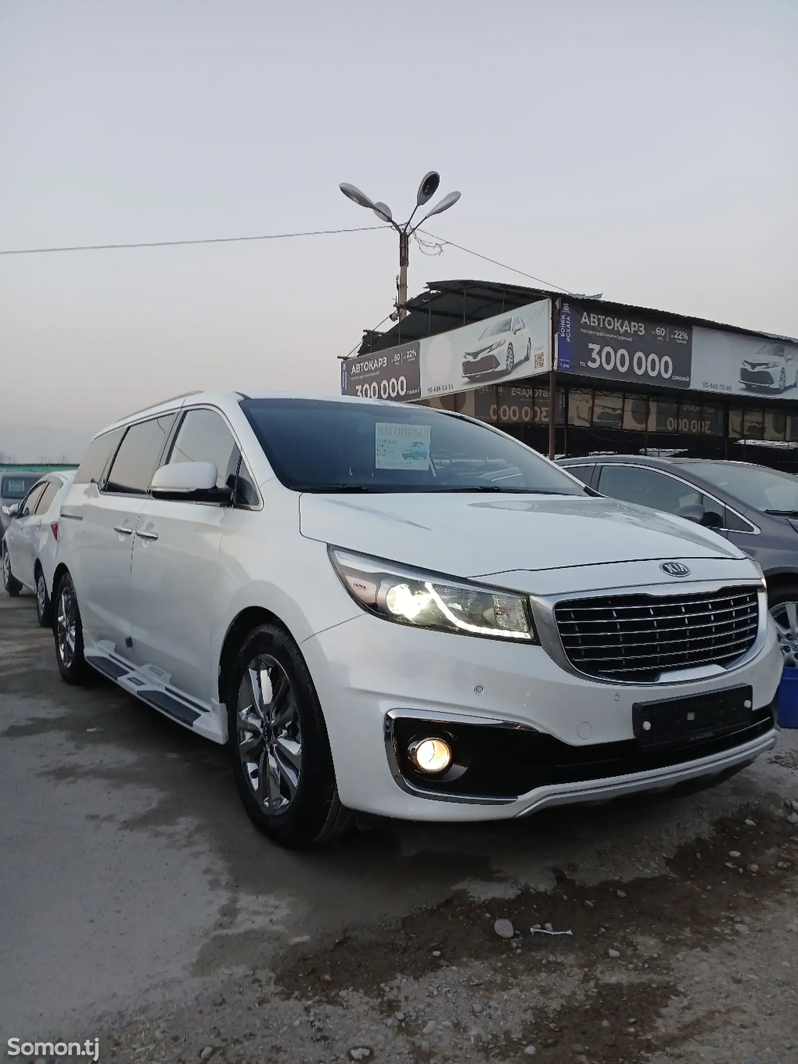 Kia Carnival, 2015-1