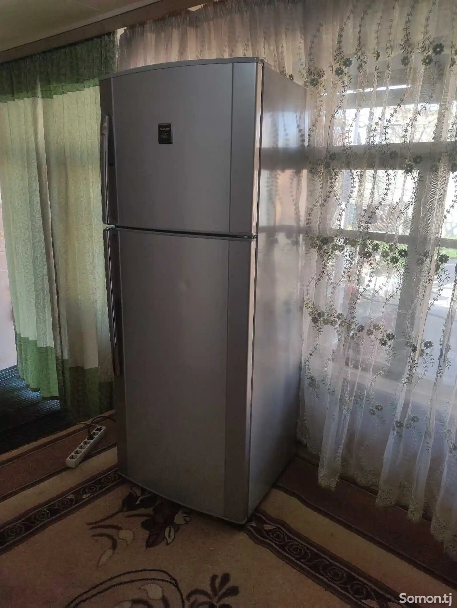 Холодильник Sharp-4