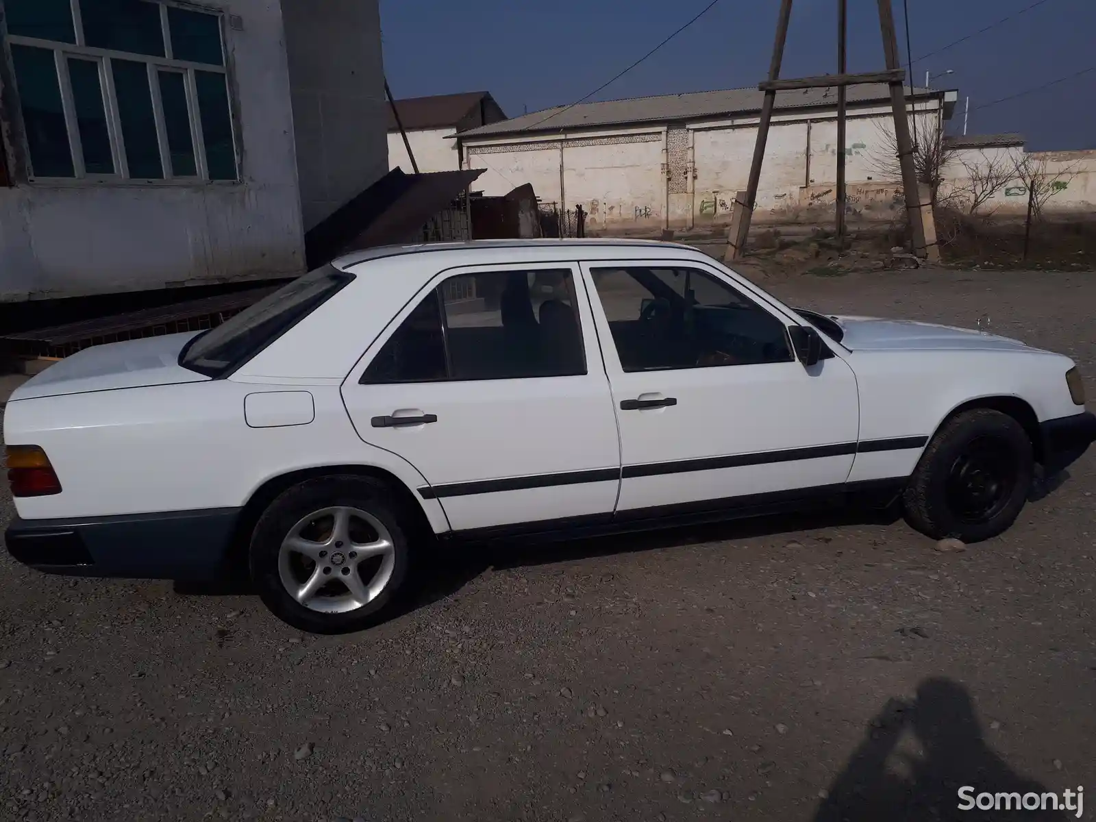 Mercedes-Benz W124, 1987