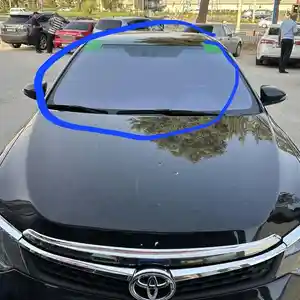 Лобовое стекло фиолетовый на Toyota Camry 5