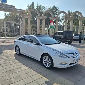 Hyundai Sonata, 2011