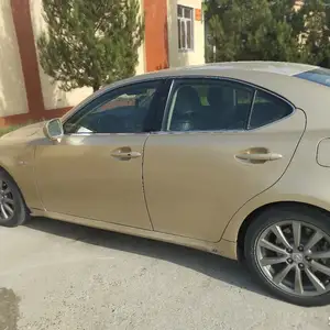 Lexus IS series, 2009