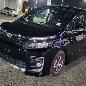 Toyota Voxy, 2014