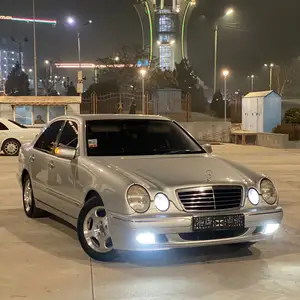 Mercedes-Benz E class, 2001