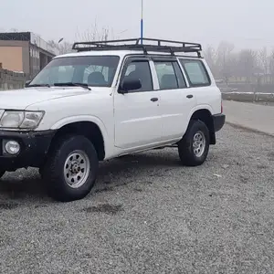 Nissan Patrol, 2004