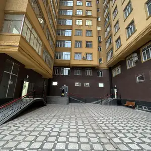 2-комн. квартира, 13 этаж, 65 м², Исмоили Сомони