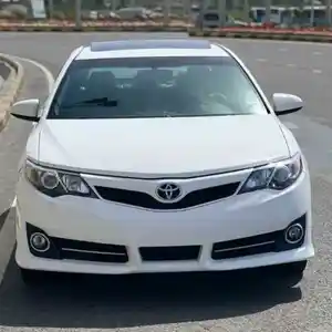 Лобовое стекло от Toyota Camry 3