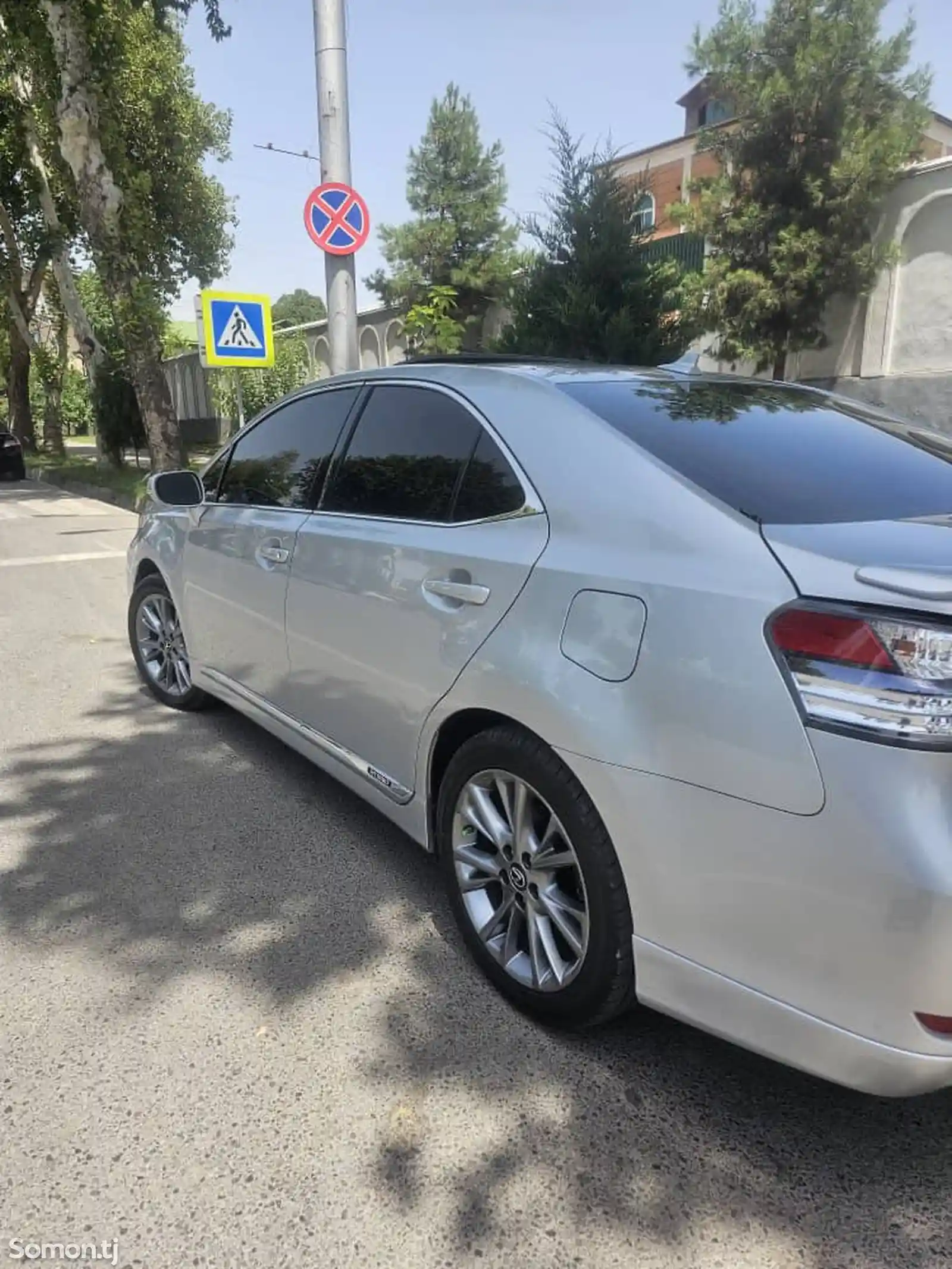 Lexus HS series, 2010-7