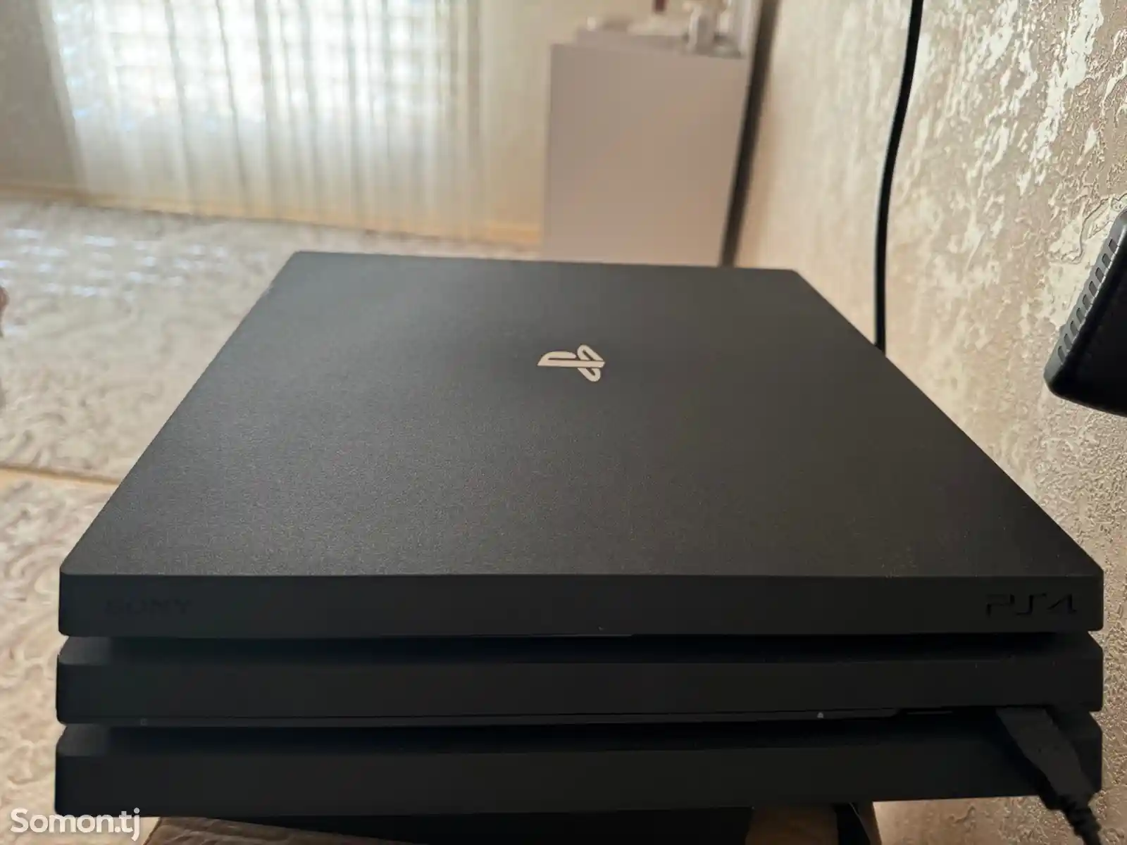 Игровая приставка PlayStation 4 pro-1