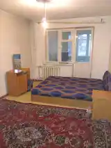 Комната в 2-комн. квартире, 3 этаж, 64м², Автовокзал, мактаби 60-3