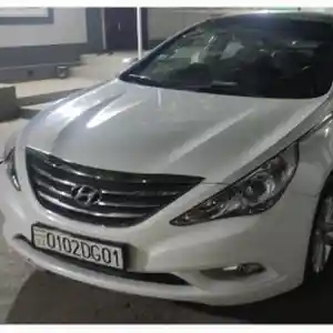 Hyundai Sonata, 2010