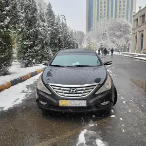 Hyundai Sonata, 2010