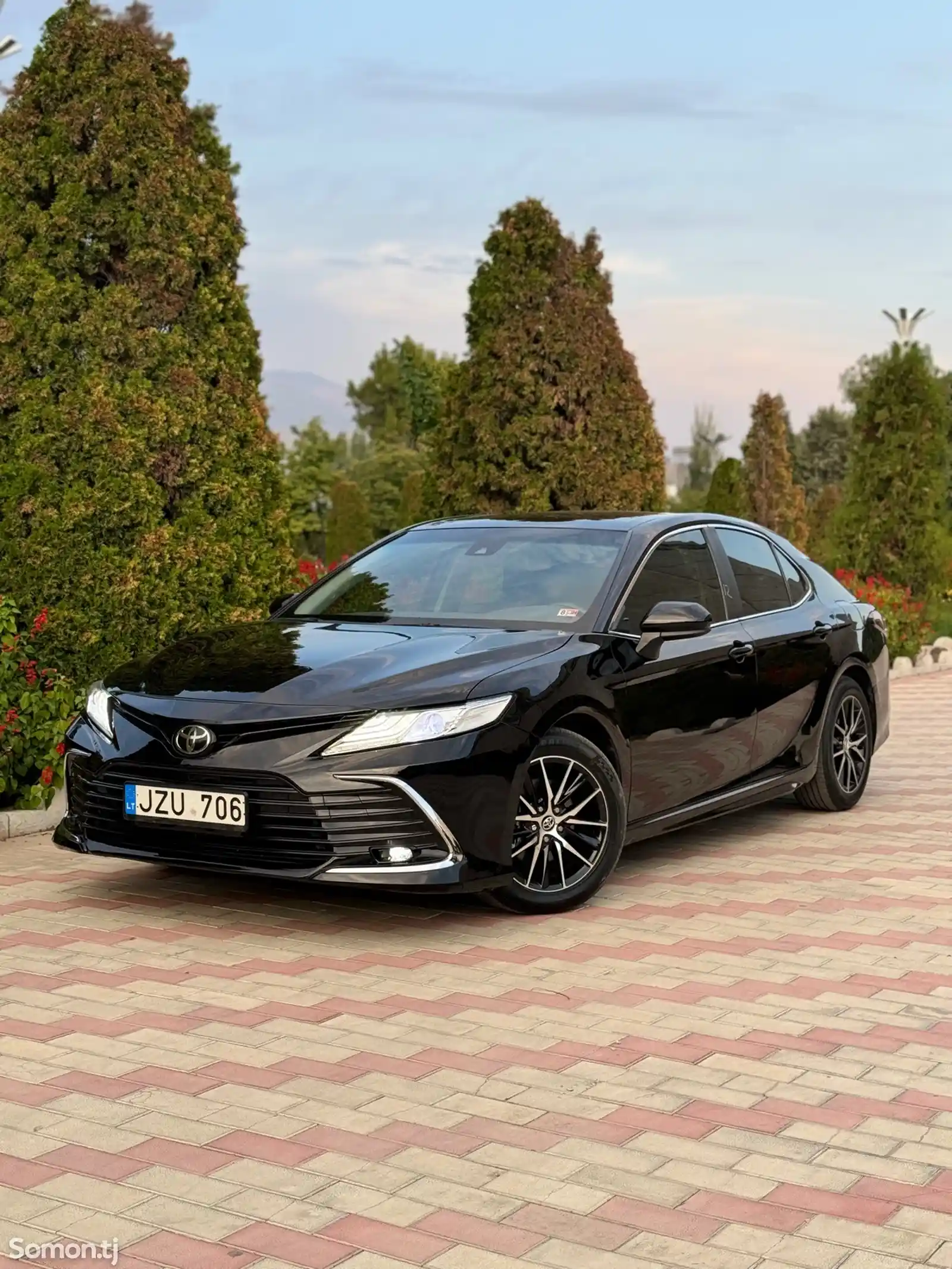 Toyota Camry, 2019-1