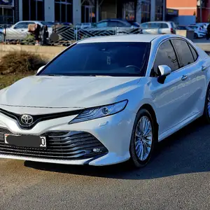 Toyota Camry, 2019