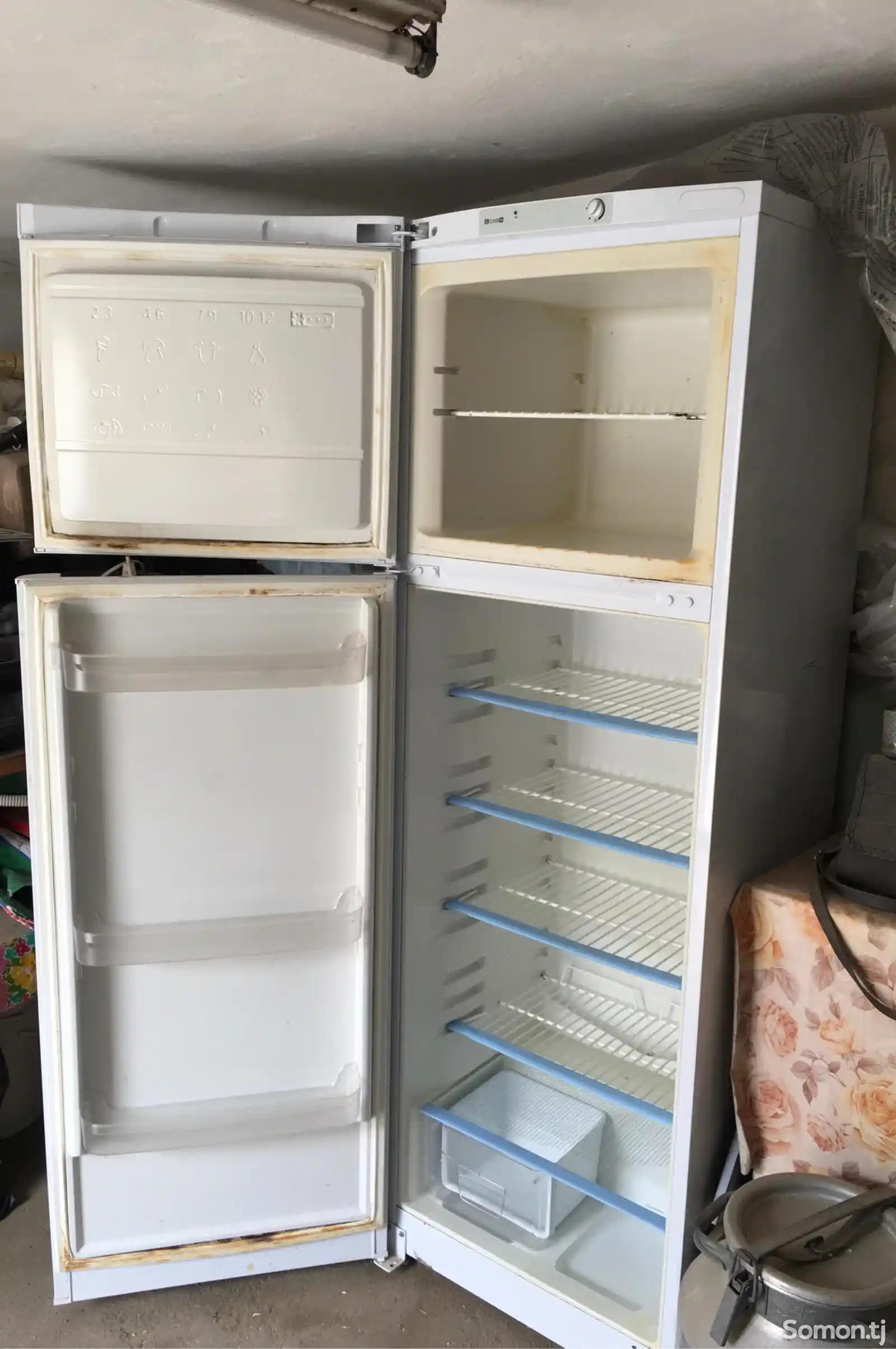 Холодильник Indesit-6