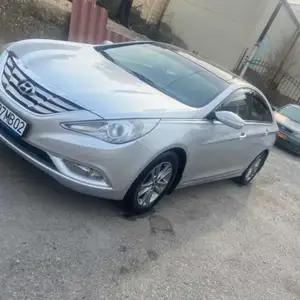 Hyundai Sonata, 2011