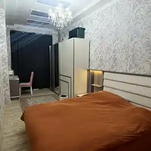 2-комн. квартира, 8 этаж, 60м², 82мкр