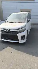 Toyota Voxy, 2015-8