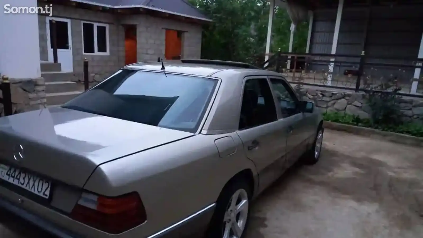 Mercedes-Benz W124, 1992-1