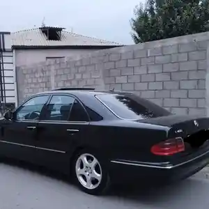 Mercedes-Benz E class, 2002