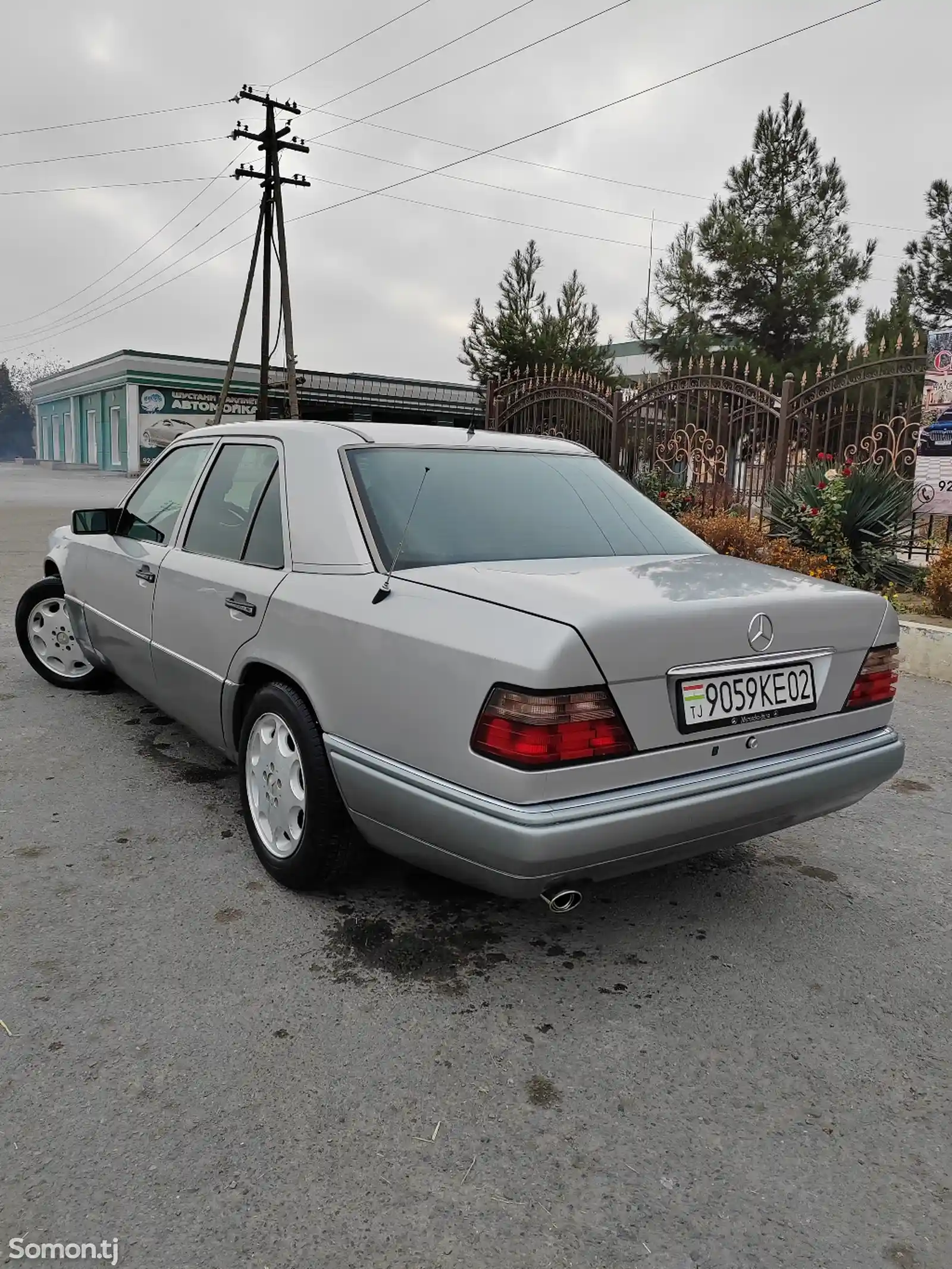 Mercedes-Benz W124, 1995-4