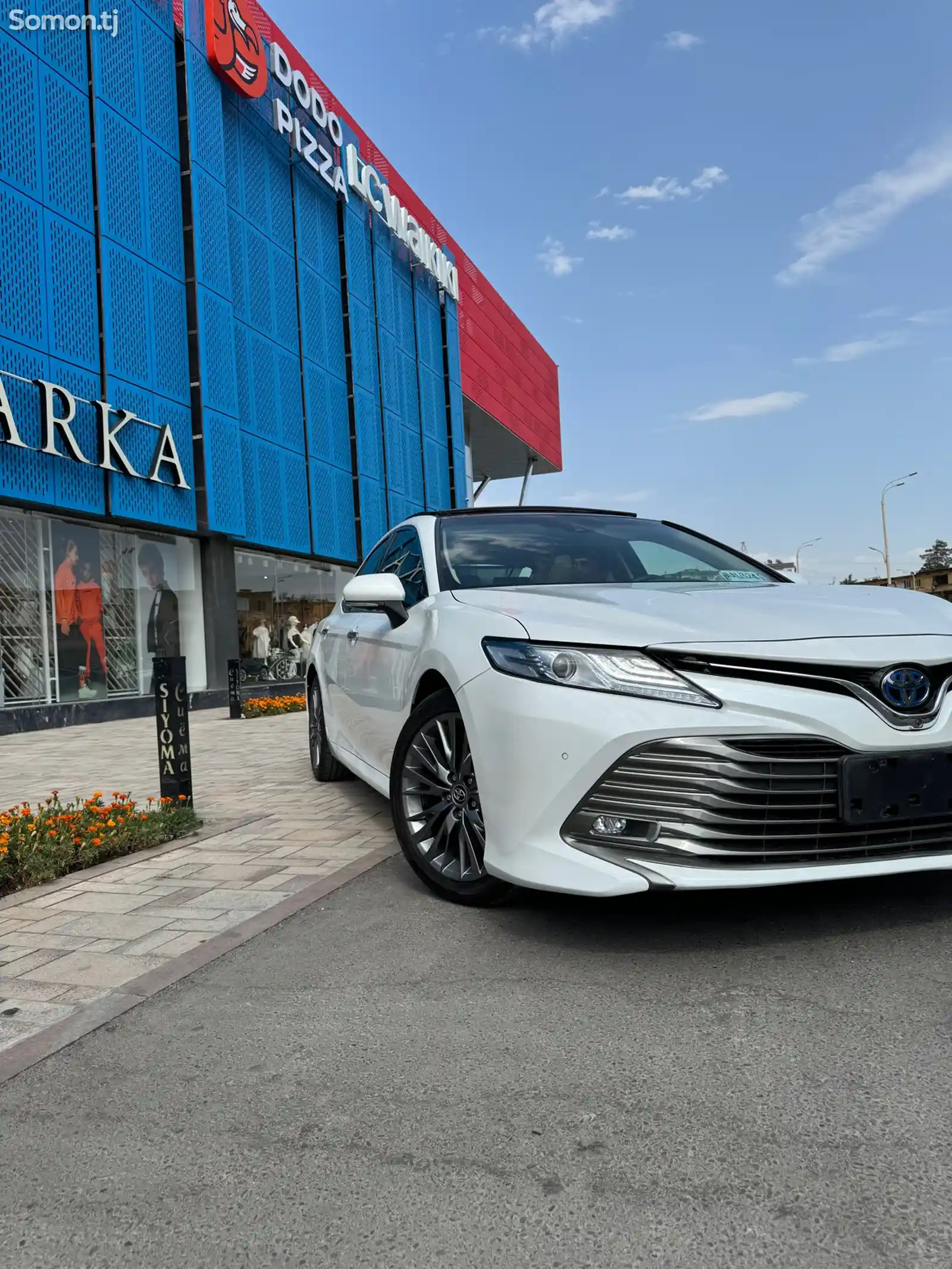 Toyota Camry, 2018-1