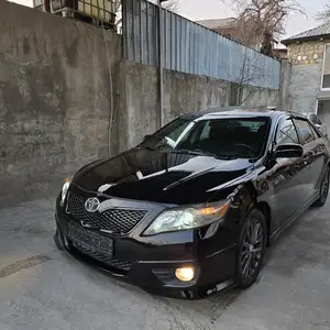 Toyota Camry, 2010