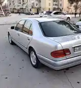 Mercedes-Benz E class, 1997-8