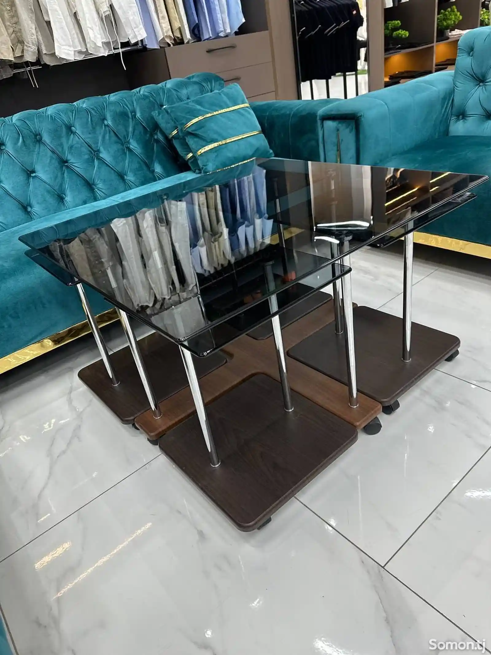 Стеклянный стол со стульями-1