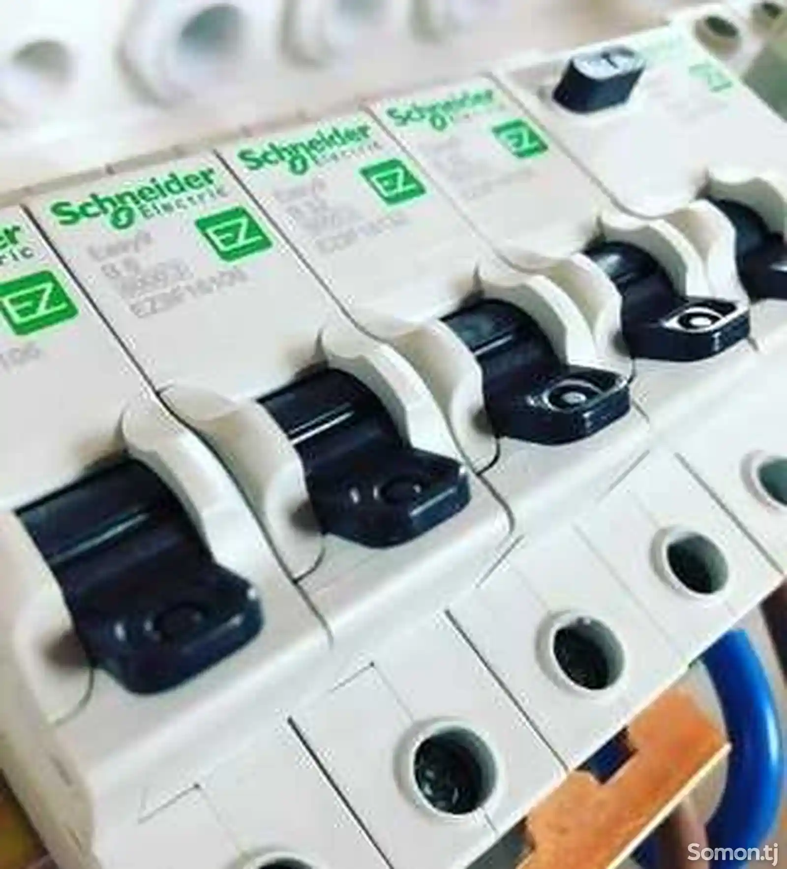 Автоматический выключатель Schneider Electric 3Р C 63A 4,5kA EZ9F34363-9