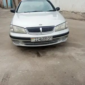 Nissan Sunny, 2001