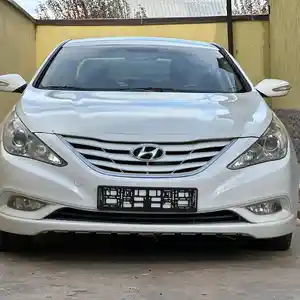 Hyundai Sonata, 2011