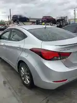 Hyundai Elantra, 2015-5