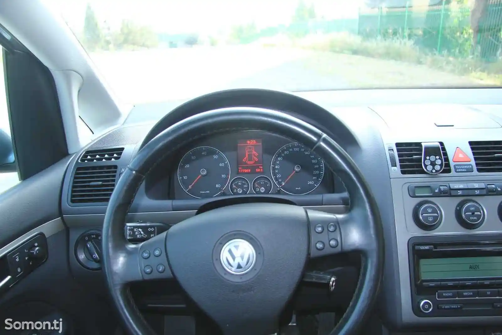 Volkswagen Touran, 2009-11