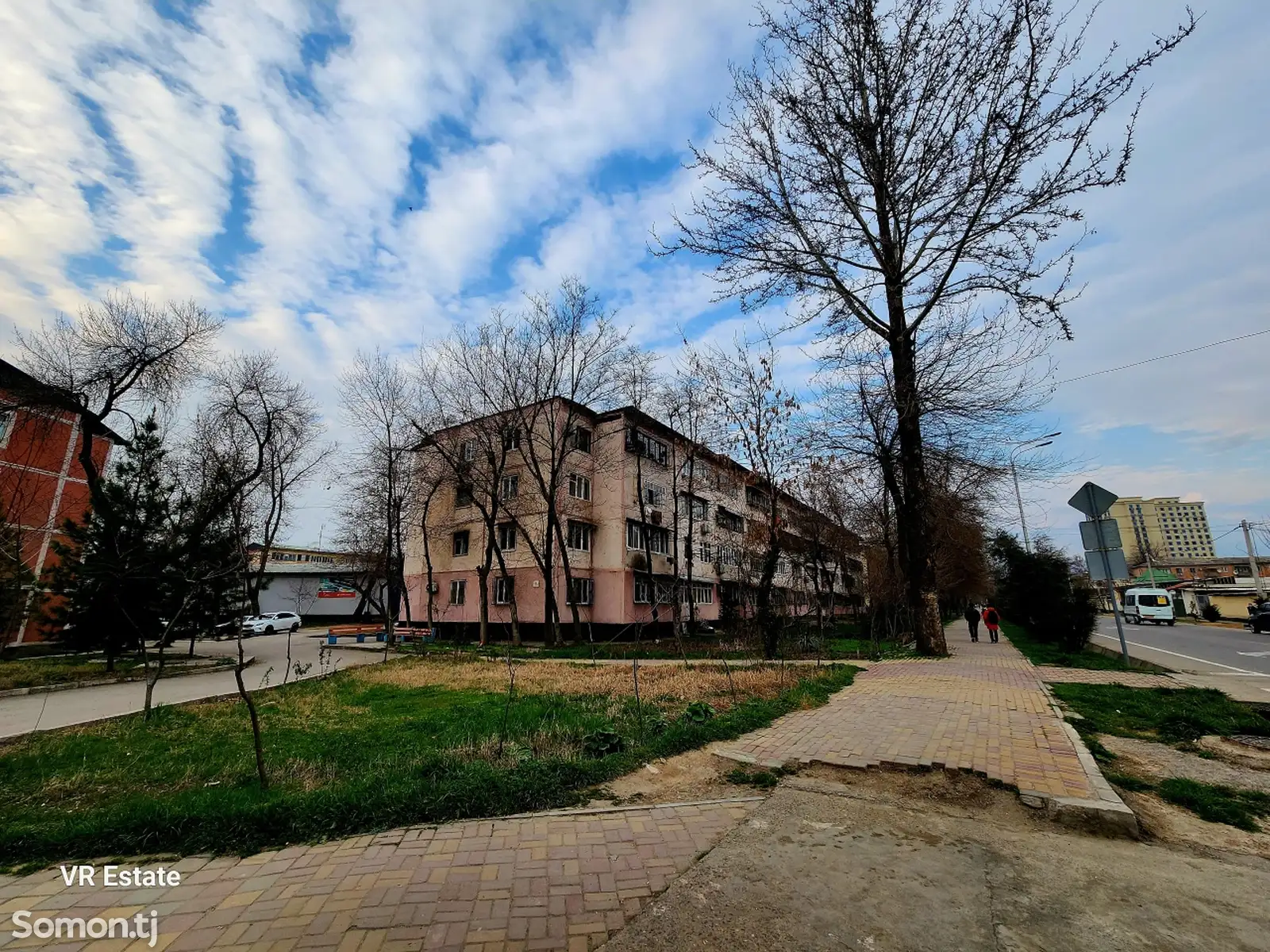 3-комн. квартира, 1 этаж, 65 м², Сино-1