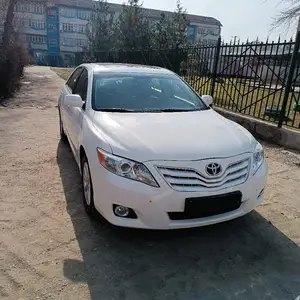 Toyota Camry, 2010