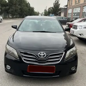 Toyota Camry, 2010