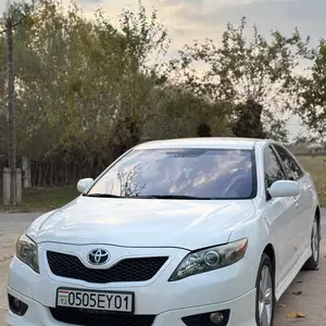 Toyota Camry, 2010