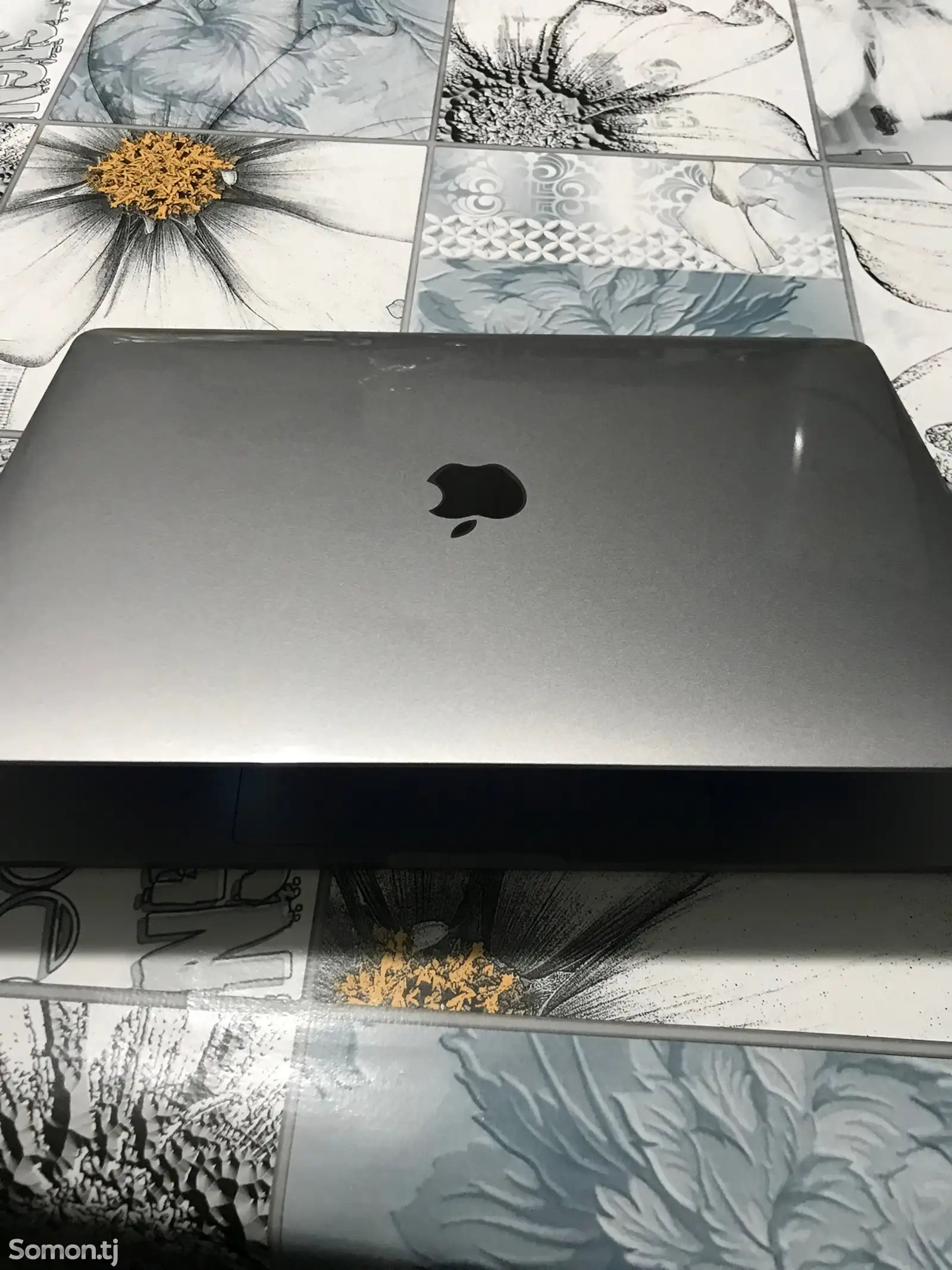 Ноутбук MacBook Pro-1